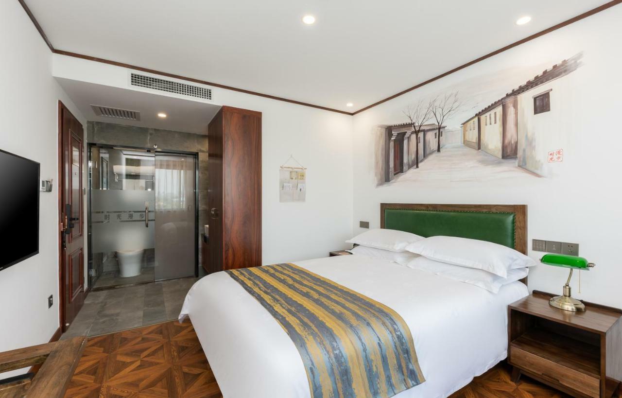 Nostalgia Hotel Near Prince Gong'S Mansion- Beihai Park, Tian'Anmen Square, Nanluoguxiang Hutong, Huguosi Hutong Snack Street, 5 Minutes Walk Away From Ping'Anli Subway Station, Free Ice Cream And Laundry Service,English Communication Well Beijing Exterior photo